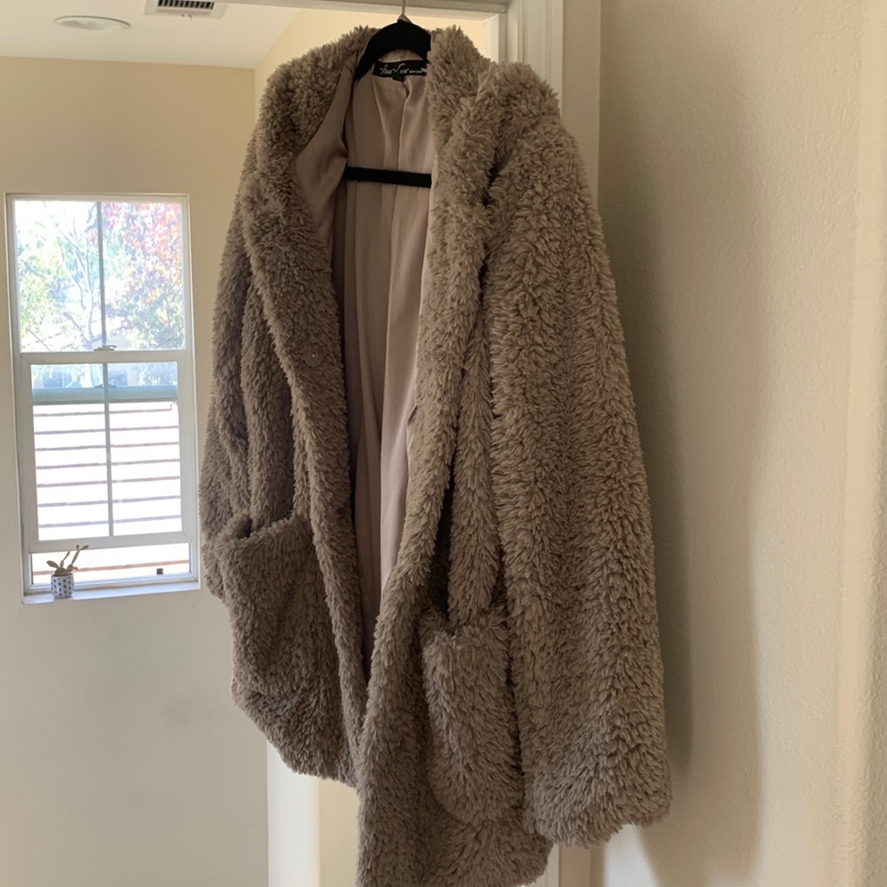 Teddy coat, women’s medium, Kenneth Cole, taupe